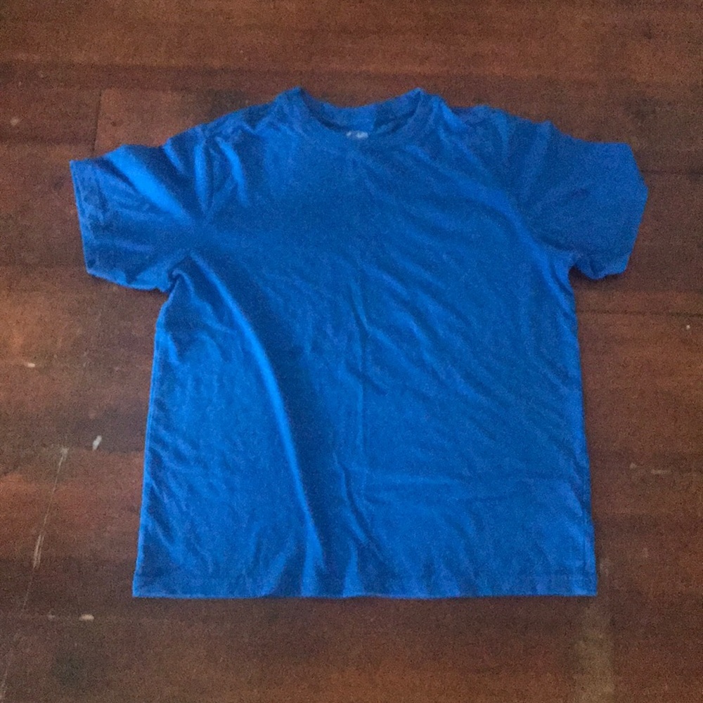 Tee shirt